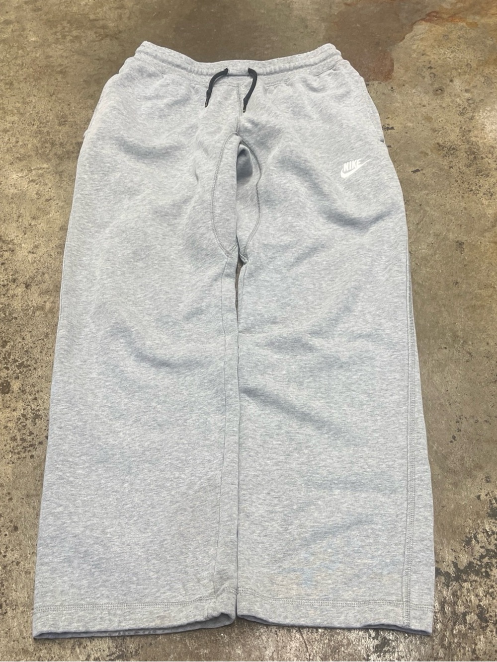 Retro Nike Sweatpants Men’s Medium Gray Loose Fit Heavyweight Sportswear Fall